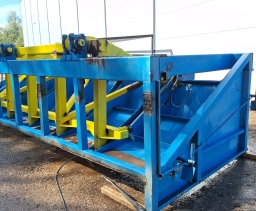 Hydraulic log stepfeeder